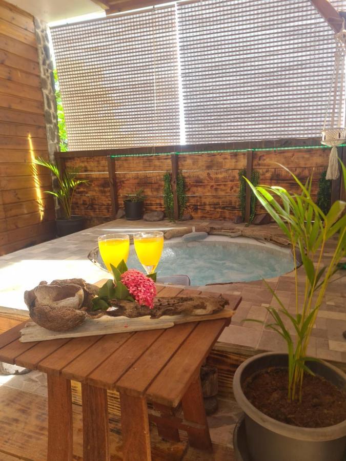 Kami Lodge F3 Jacuzzi Riviere-Salee Buitenkant foto