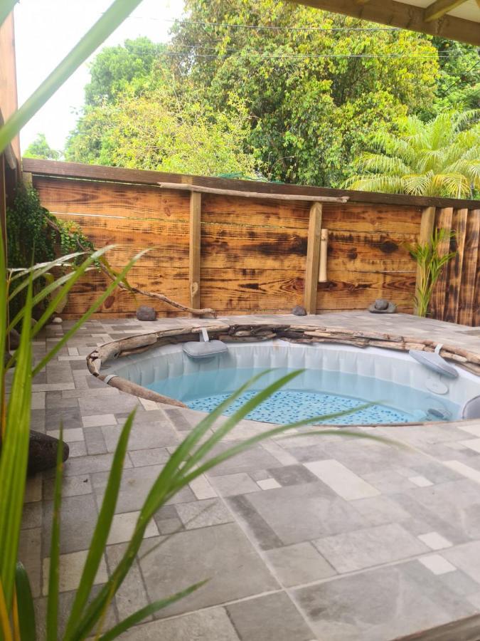 Kami Lodge F3 Jacuzzi Riviere-Salee Buitenkant foto